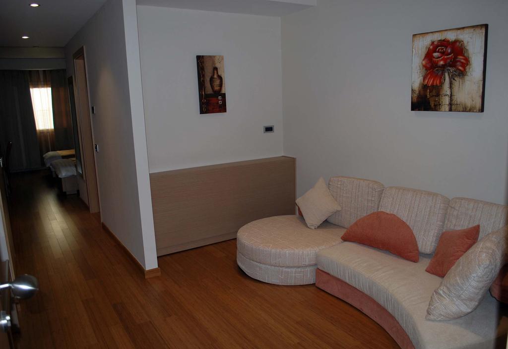 Sky 2 Hotel Tiran Dış mekan fotoğraf