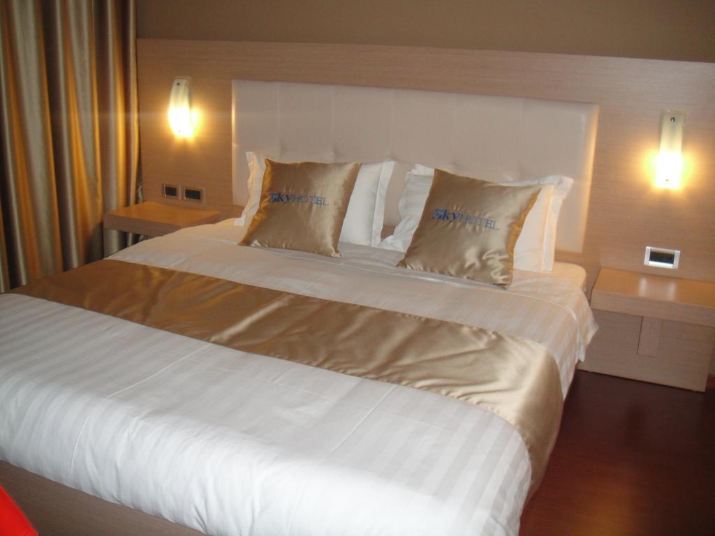Sky 2 Hotel Tiran Dış mekan fotoğraf