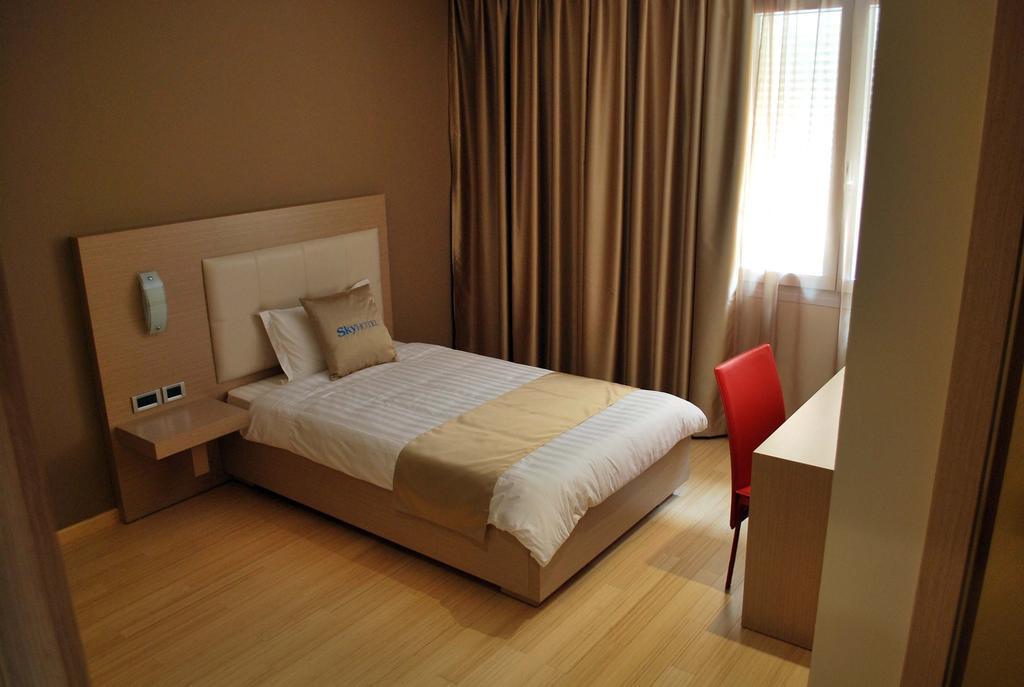 Sky 2 Hotel Tiran Dış mekan fotoğraf