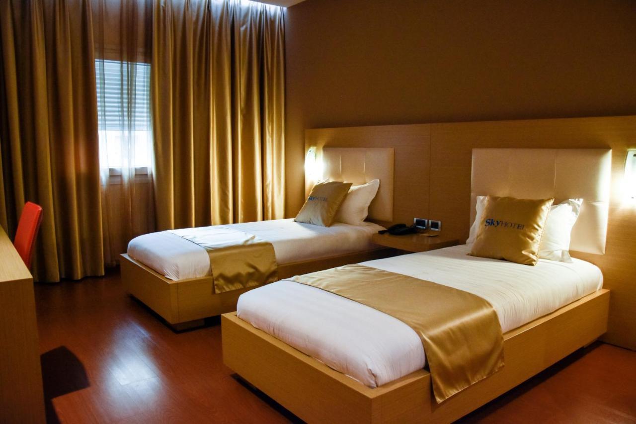 Sky 2 Hotel Tiran Dış mekan fotoğraf
