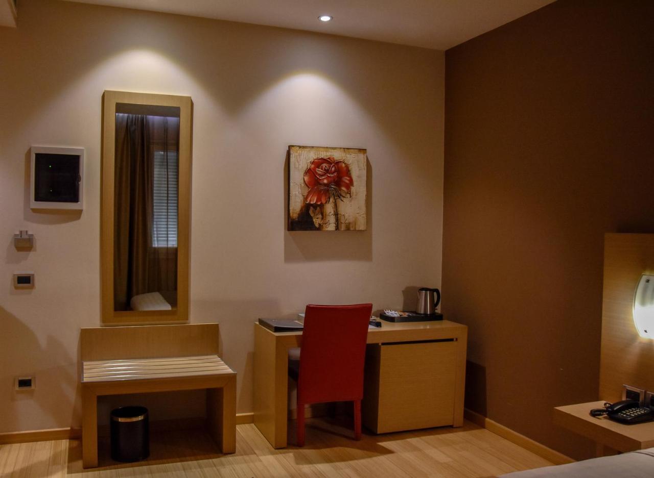 Sky 2 Hotel Tiran Dış mekan fotoğraf