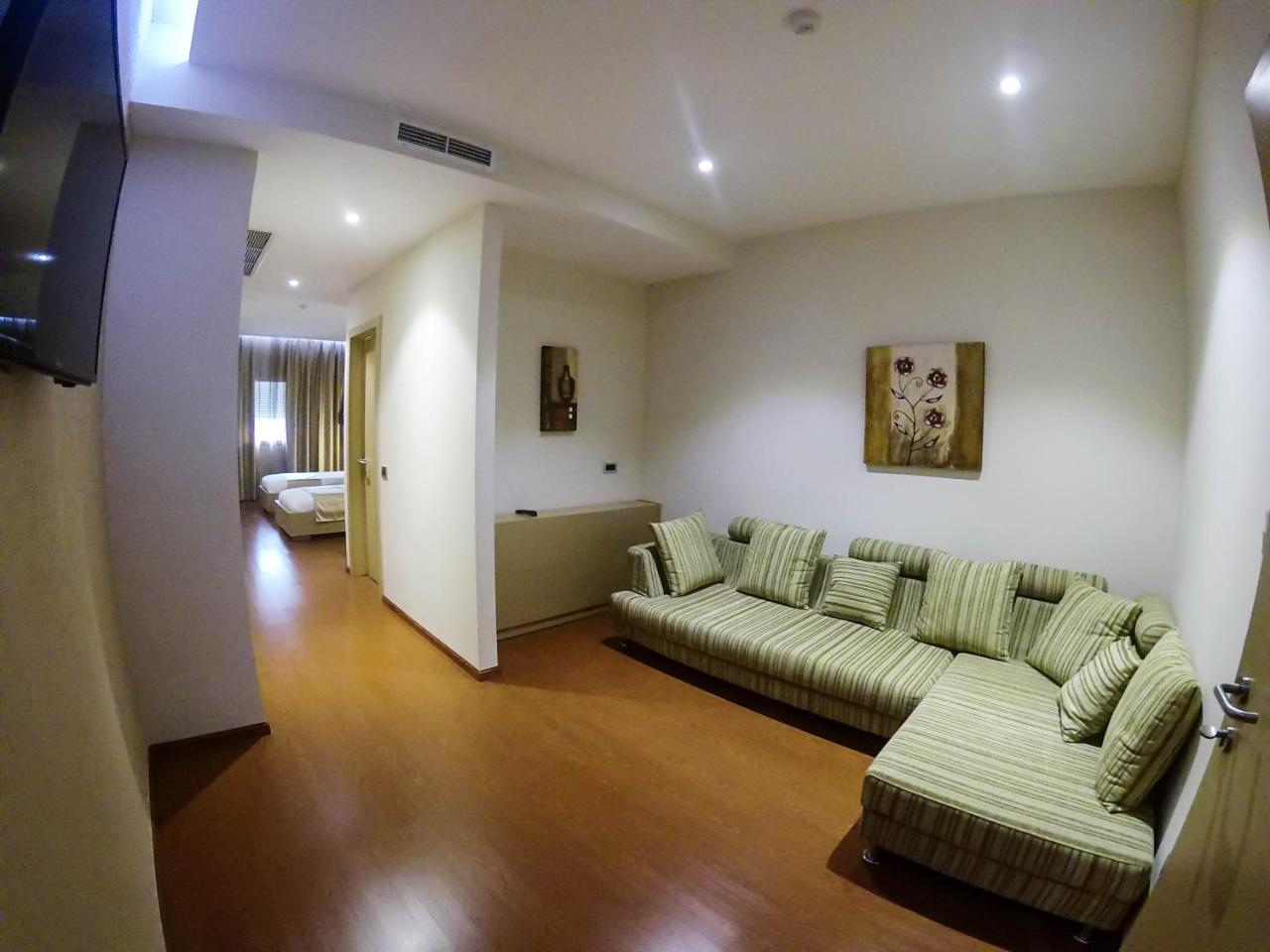 Sky 2 Hotel Tiran Dış mekan fotoğraf