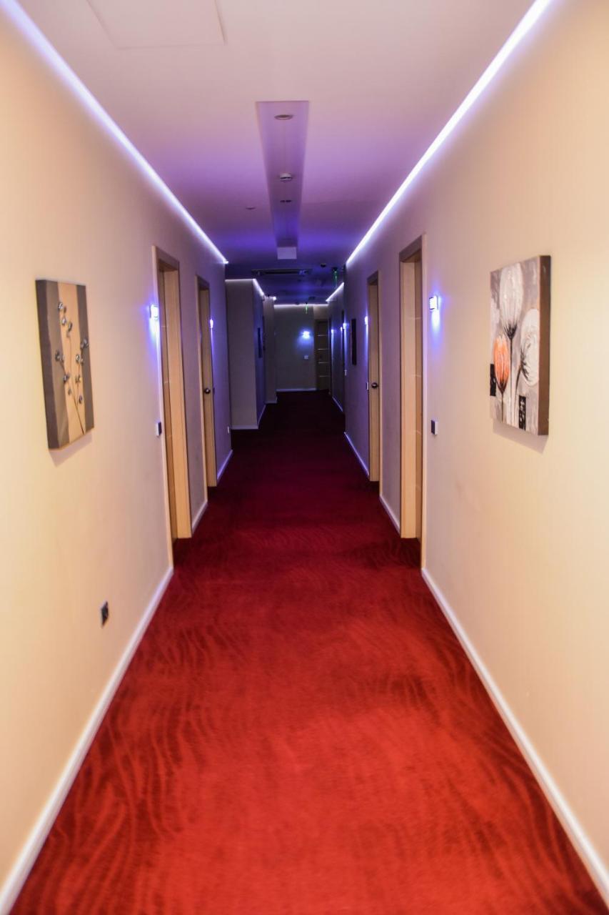 Sky 2 Hotel Tiran Dış mekan fotoğraf
