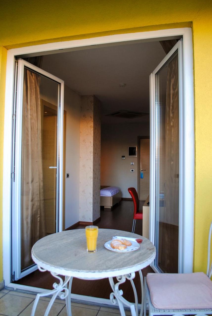 Sky 2 Hotel Tiran Dış mekan fotoğraf