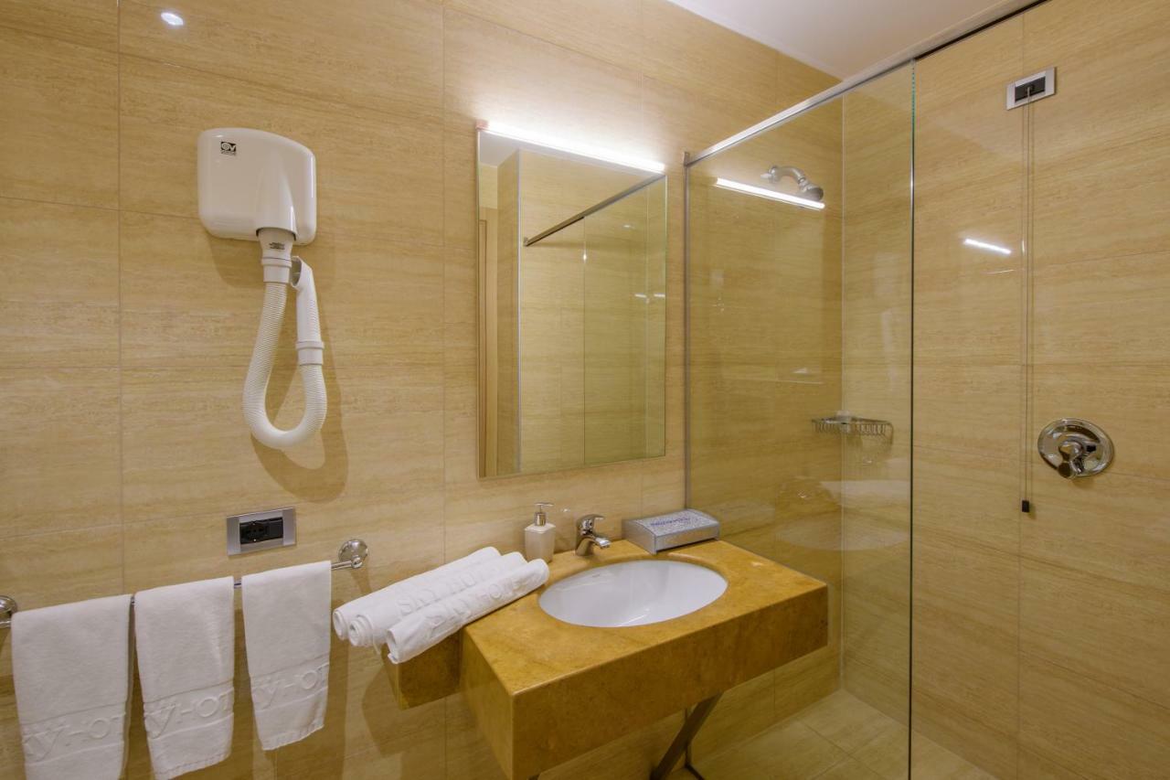 Sky 2 Hotel Tiran Dış mekan fotoğraf